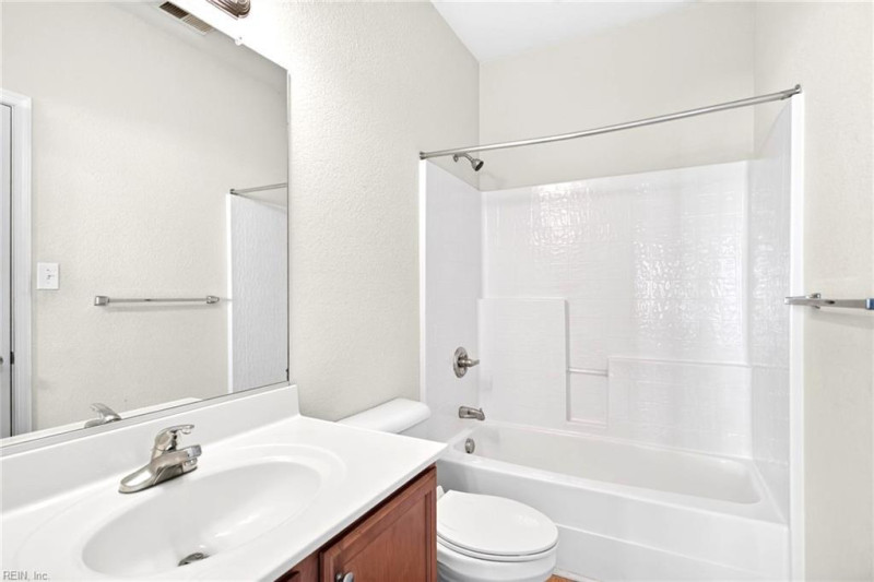 Photo 17 of 39 residential for sale in Chesapeake virginia