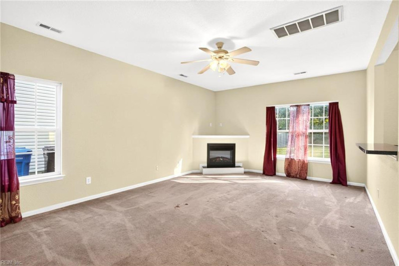 Photo 3 of 39 residential for sale in Chesapeake virginia