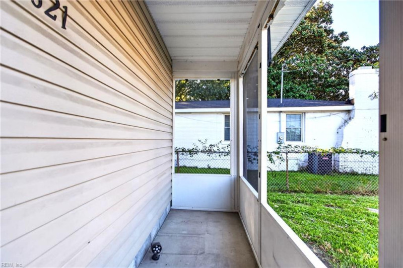 Photo 33 of 39 residential for sale in Chesapeake virginia
