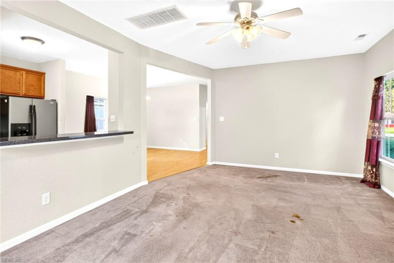 Photo 6 of 39 residential for sale in Chesapeake virginia
