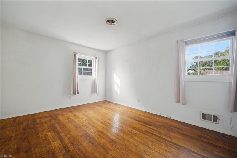 Photo 19 of 49 residential for sale in Norfolk virginia Photo 19 of 49 residential for sale in Norfolk virginia