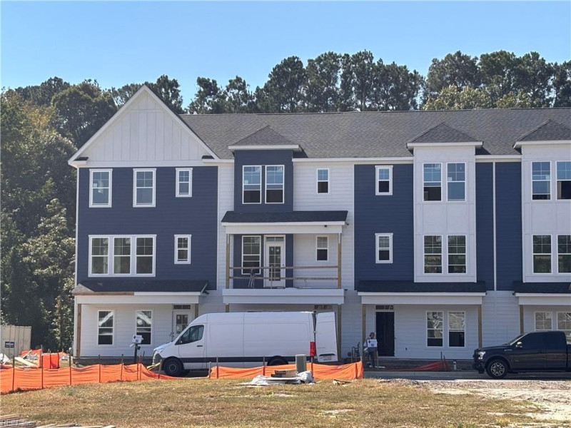 Photo 1 of 32 residential for sale in Chesapeake virginia