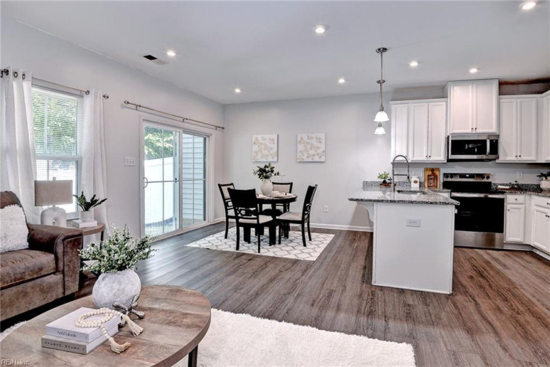 Photo 13 of 30 residential for sale in York County virginia