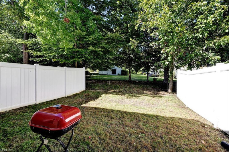 Photo 25 of 30 residential for sale in York County virginia
