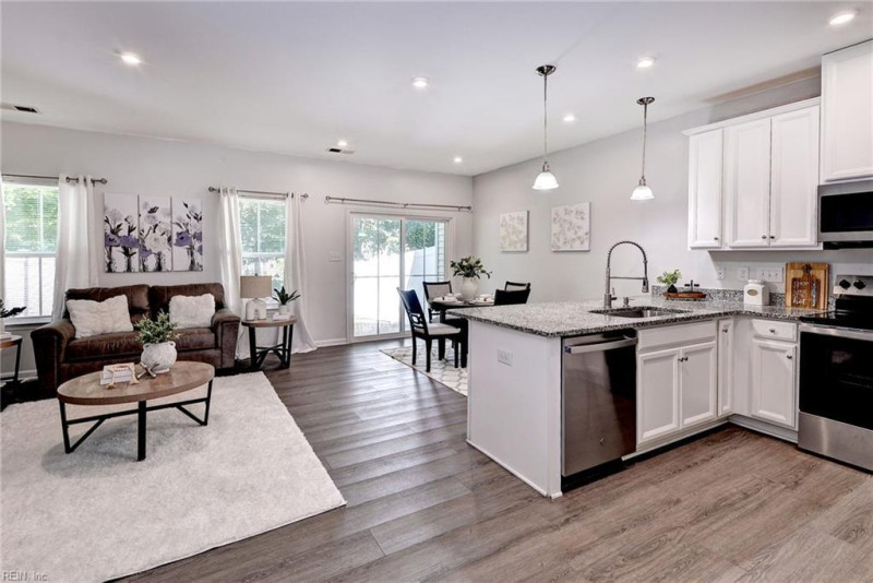 Photo 6 of 30 residential for sale in York County virginia