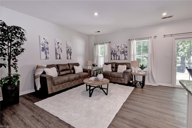Photo 8 of 30 residential for sale in York County virginia