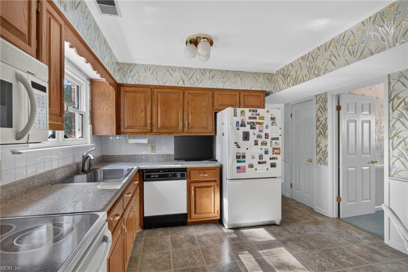 Photo 7 of 44 residential for sale in Virginia Beach virginia Photo 7 of 44 residential for sale in Virginia Beach virginia