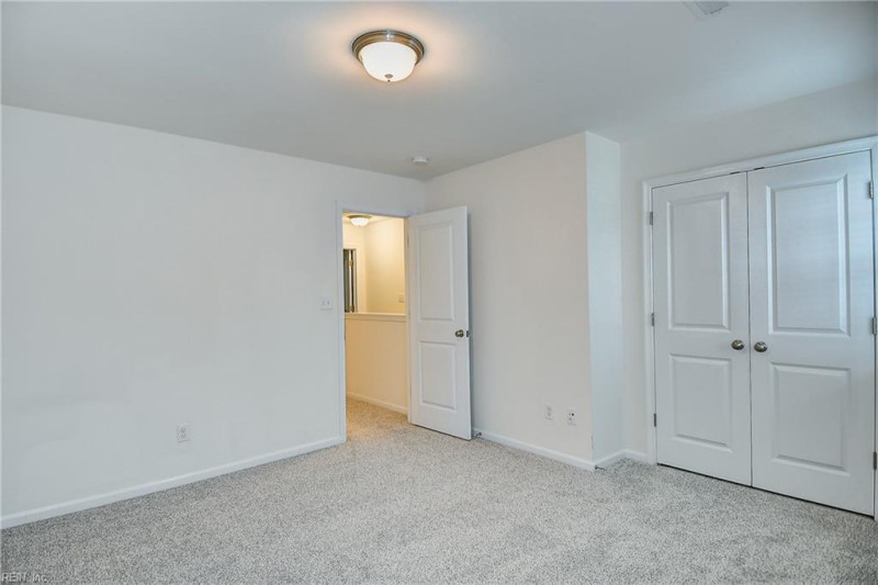 Photo 11 of 39 residential for sale in Chesapeake virginia