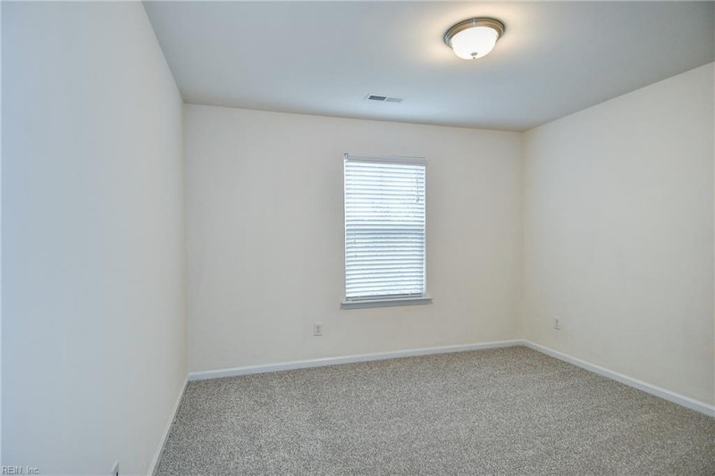 Photo 12 of 39 residential for sale in Chesapeake virginia