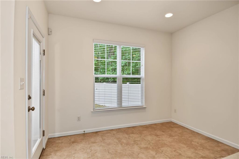 Photo 14 of 39 residential for sale in Chesapeake virginia