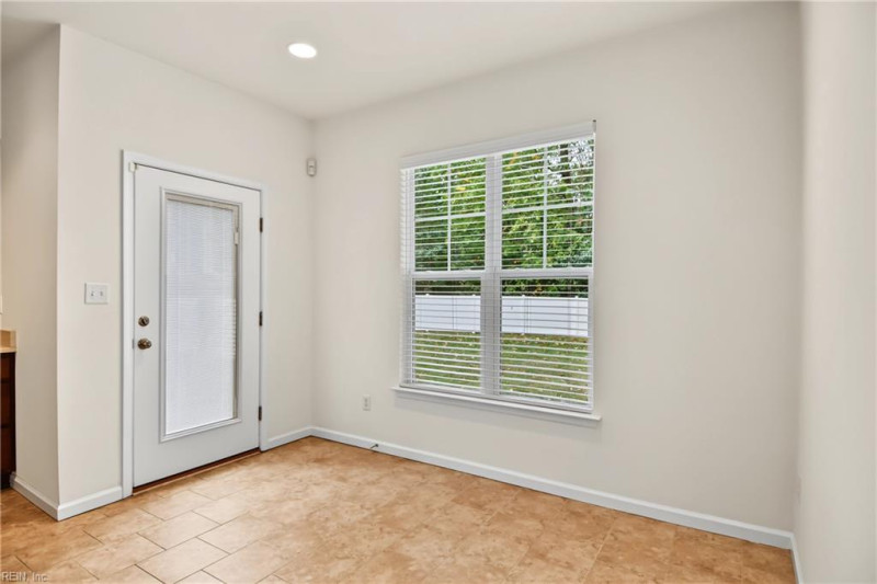 Photo 15 of 39 residential for sale in Chesapeake virginia