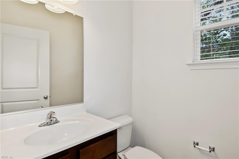 Photo 18 of 39 residential for sale in Chesapeake virginia