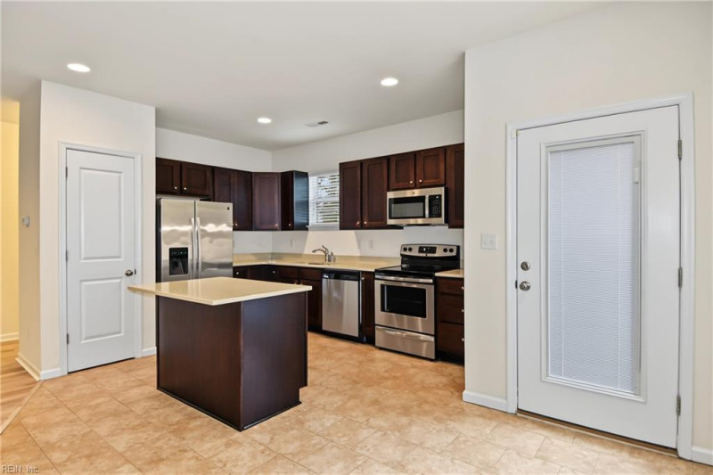 Photo 24 of 39 residential for sale in Chesapeake virginia