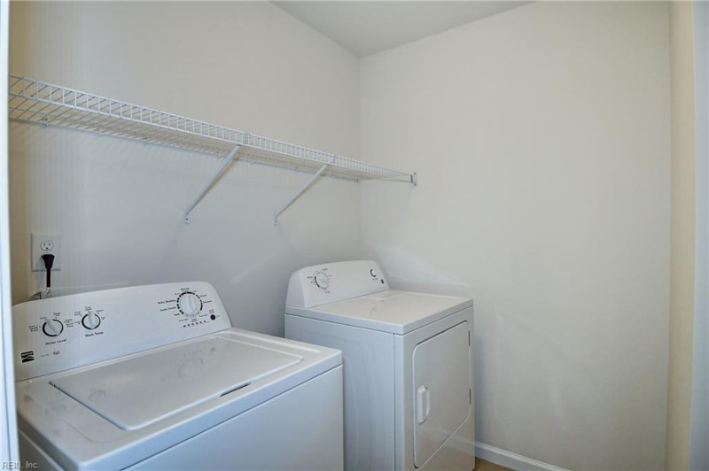 Photo 25 of 39 residential for sale in Chesapeake virginia