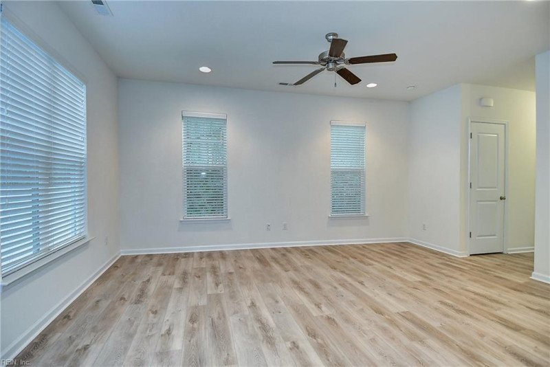 Photo 27 of 39 residential for sale in Chesapeake virginia