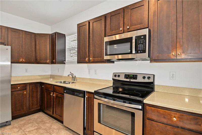 Photo 4 of 39 residential for sale in Chesapeake virginia