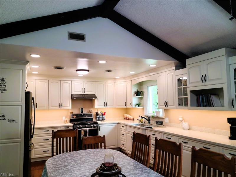 Photo 7 of 31 residential for sale in Chesapeake virginia Photo 7 of 31 residential for sale in Chesapeake virginia