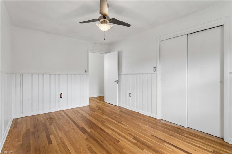 Photo 10 of 34 residential for sale in Hampton virginia