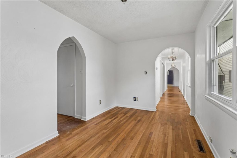 Photo 16 of 34 residential for sale in Hampton virginia