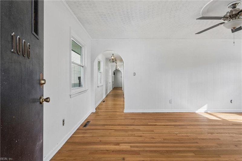 Photo 2 of 34 residential for sale in Hampton virginia