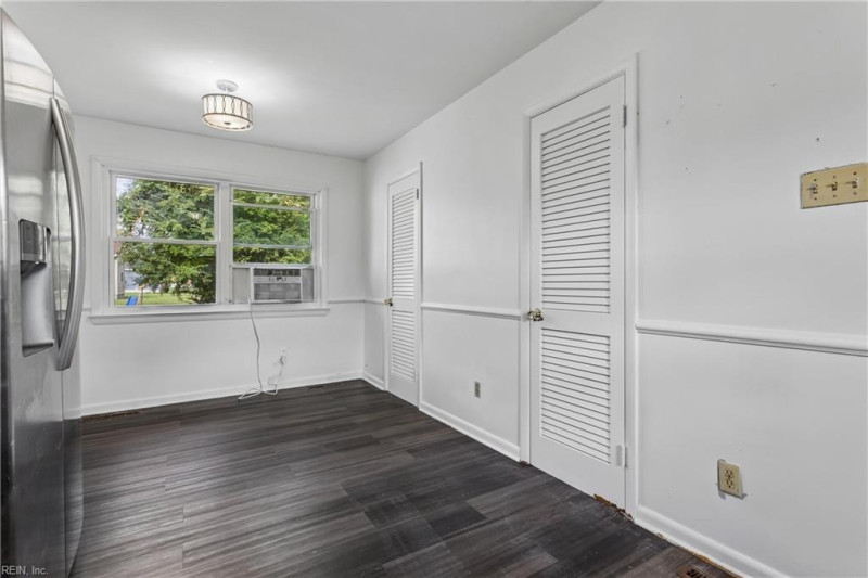 Photo 22 of 34 residential for sale in Hampton virginia
