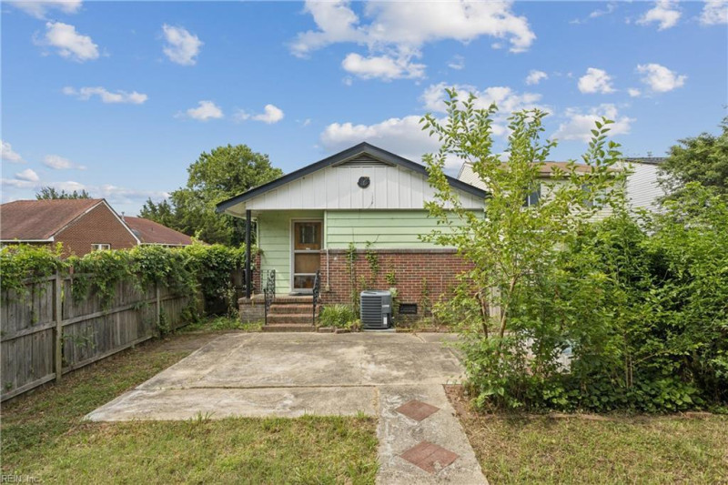 Photo 31 of 34 residential for sale in Hampton virginia