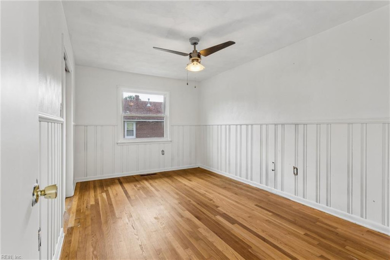 Photo 8 of 34 residential for sale in Hampton virginia