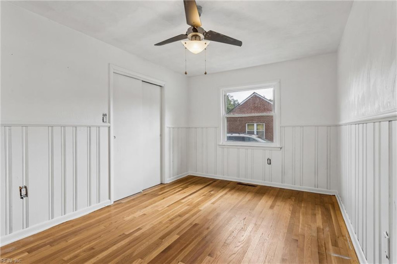 Photo 9 of 34 residential for sale in Hampton virginia