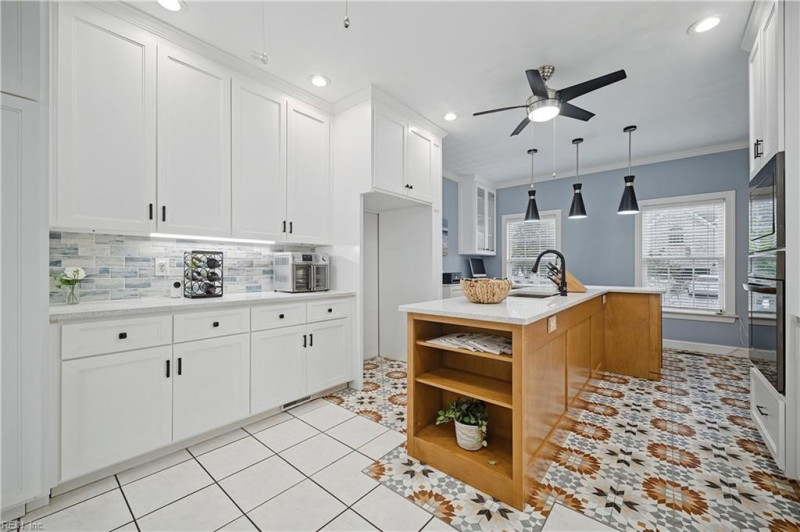 Photo 12 of 49 residential for sale in Virginia Beach virginia