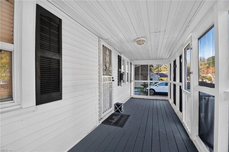 Photo 2 of 28 residential for sale in Williamsburg virginia