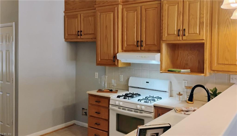Photo 15 of 38 residential for sale in Portsmouth virginia