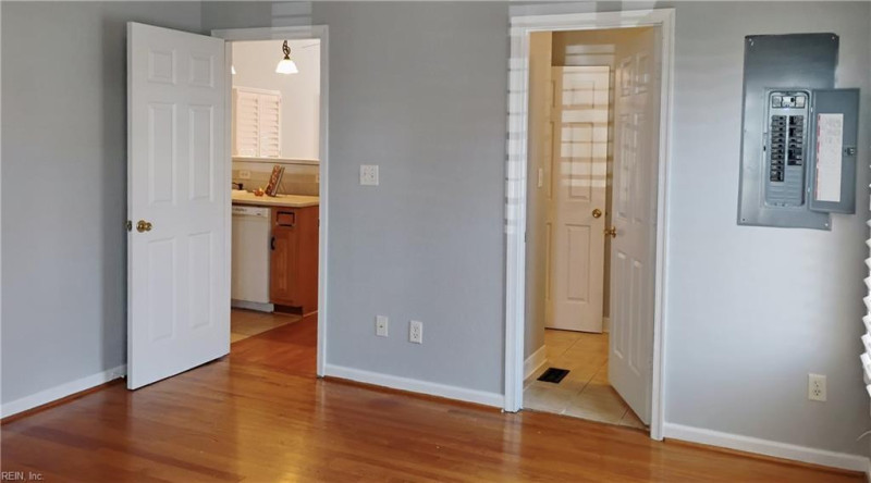 Photo 21 of 38 residential for sale in Portsmouth virginia