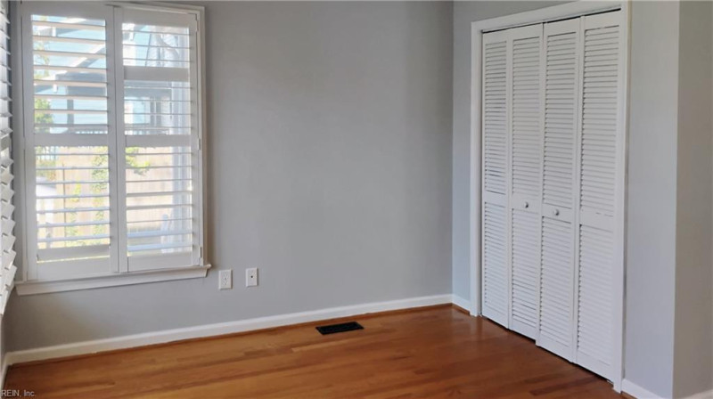 Photo 22 of 38 residential for sale in Portsmouth virginia
