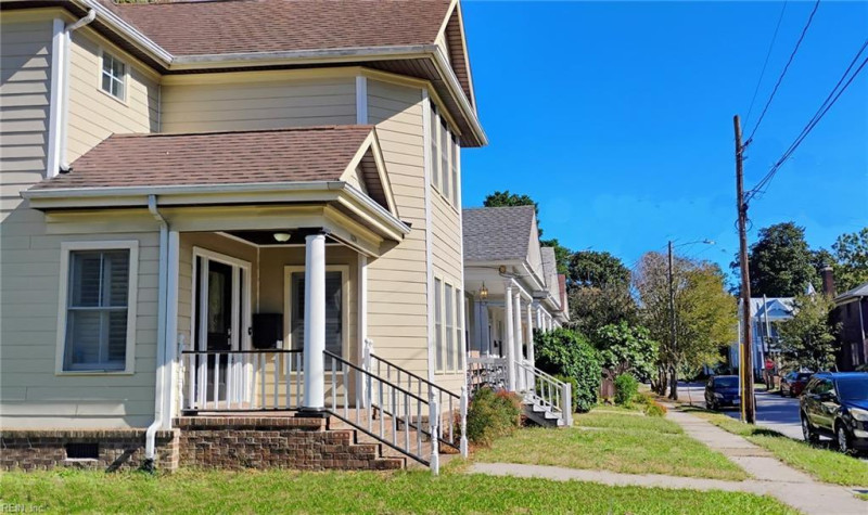 Photo 3 of 38 residential for sale in Portsmouth virginia