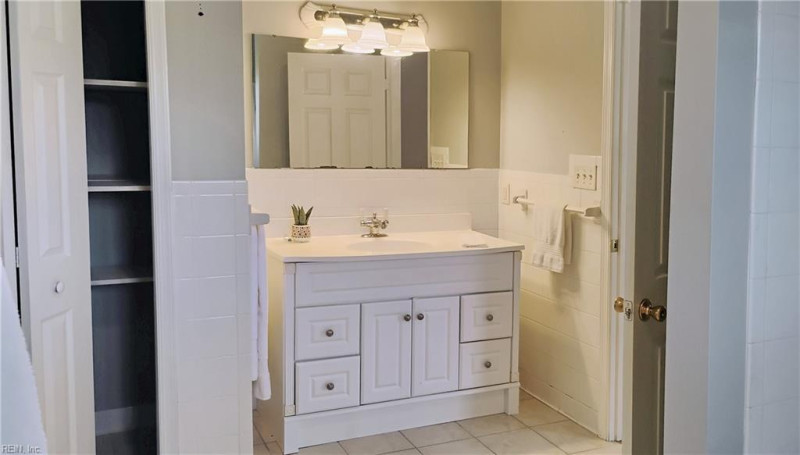 Photo 31 of 38 residential for sale in Portsmouth virginia