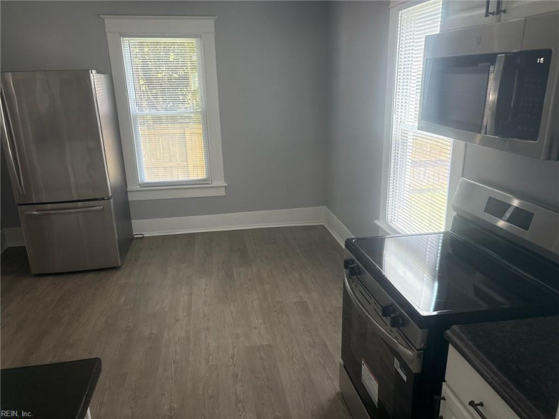 Photo 12 of 27 residential for sale in Hampton virginia