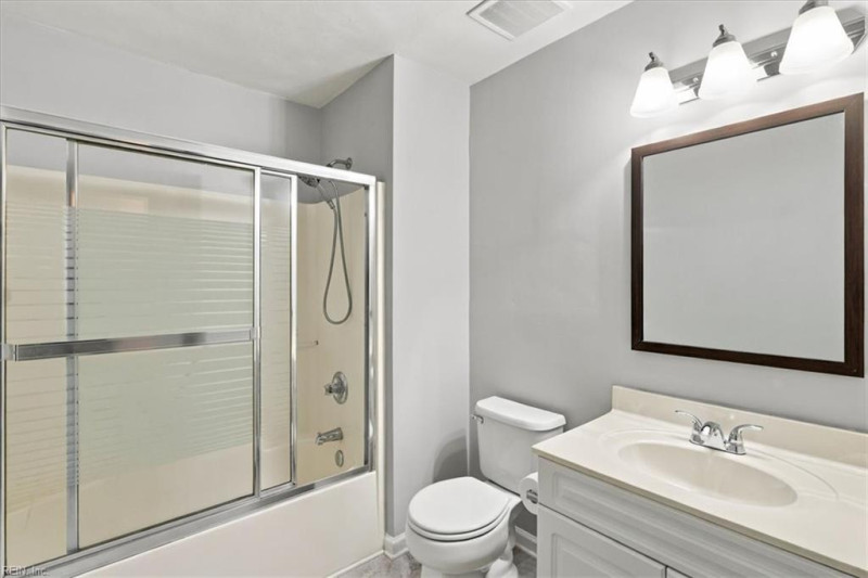 Photo 17 of 32 residential for sale in Virginia Beach virginia
