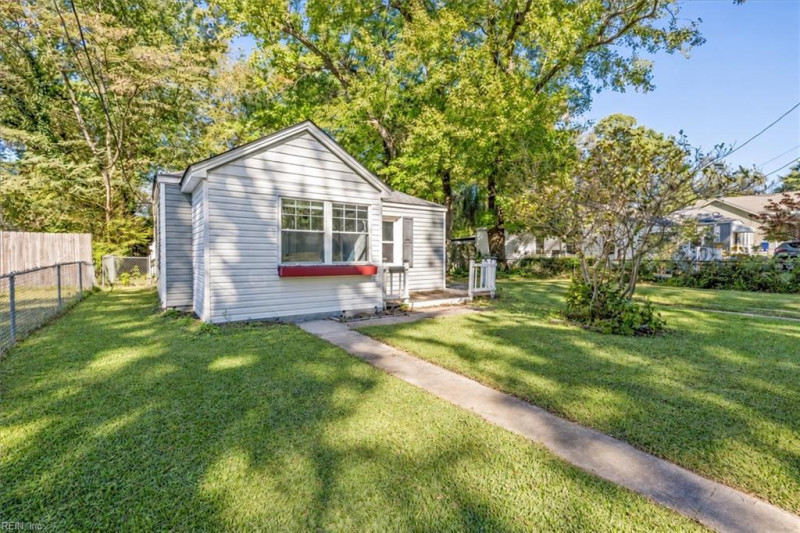 Photo 1 of 29 residential for sale in Portsmouth virginia