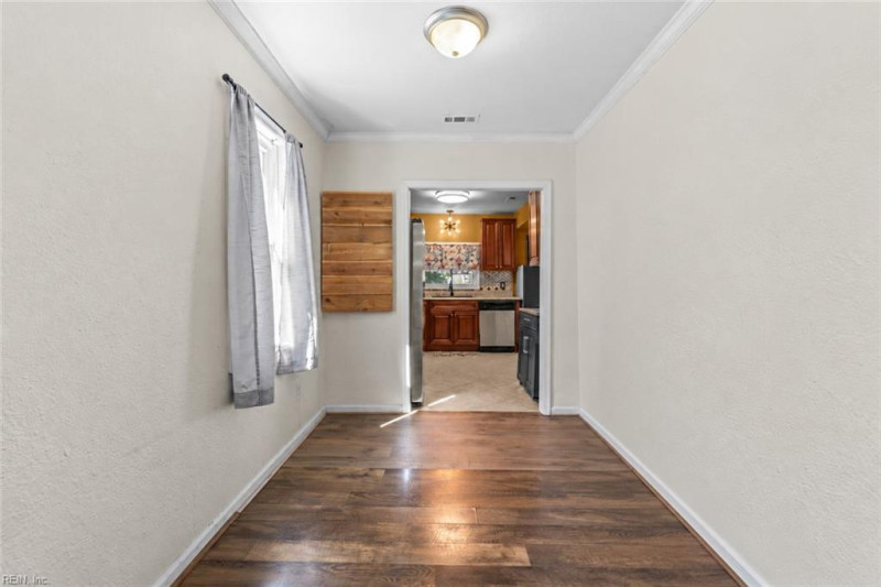 Photo 11 of 29 residential for sale in Portsmouth virginia