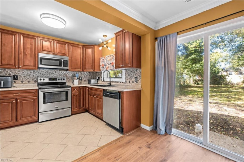 Photo 14 of 29 residential for sale in Portsmouth virginia