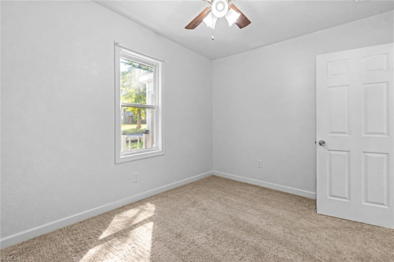 Photo 19 of 29 residential for sale in Portsmouth virginia