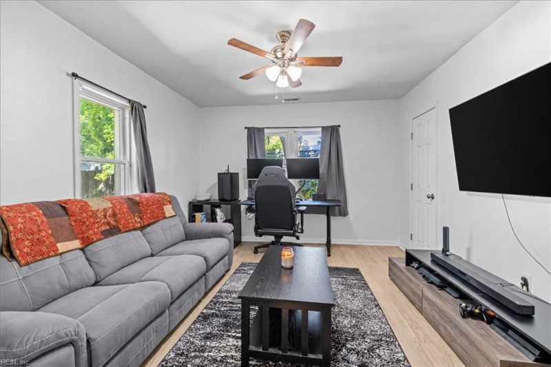Photo 2 of 29 residential for sale in Portsmouth virginia