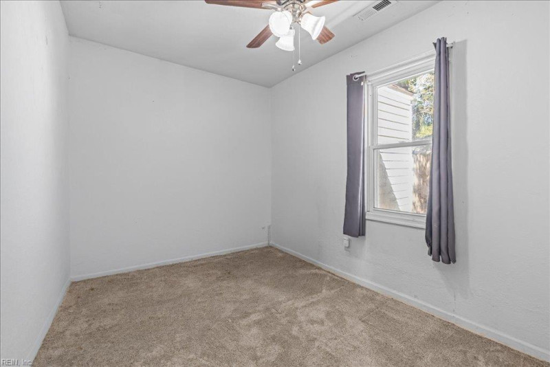 Photo 21 of 29 residential for sale in Portsmouth virginia