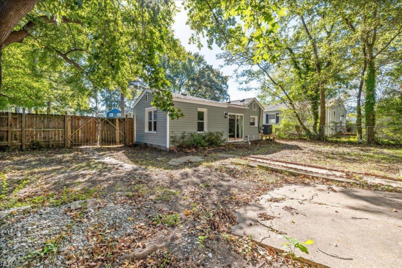 Photo 25 of 29 residential for sale in Portsmouth virginia