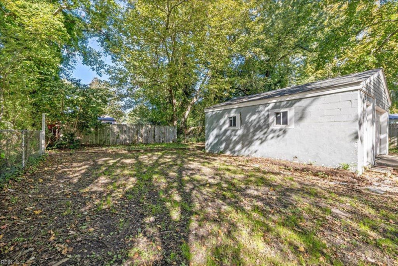 Photo 27 of 29 residential for sale in Portsmouth virginia