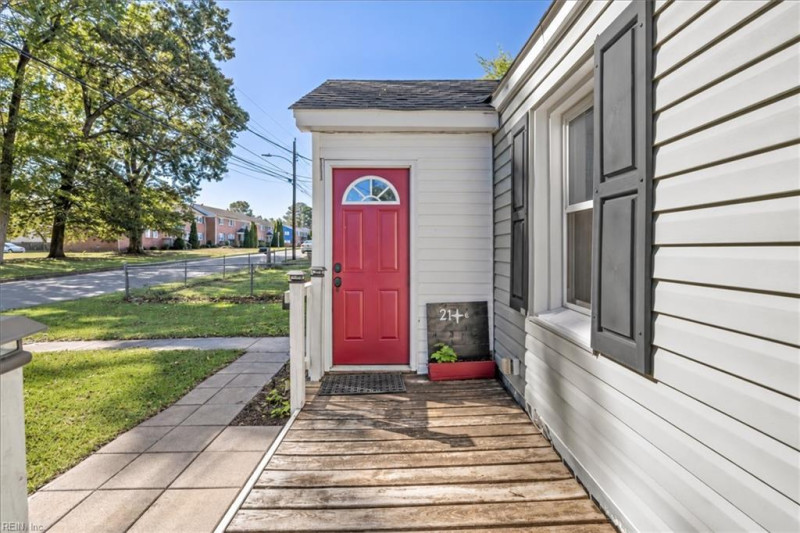 Photo 5 of 29 residential for sale in Portsmouth virginia