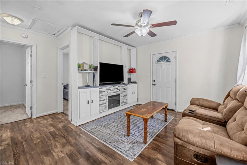 Photo 8 of 29 residential for sale in Portsmouth virginia