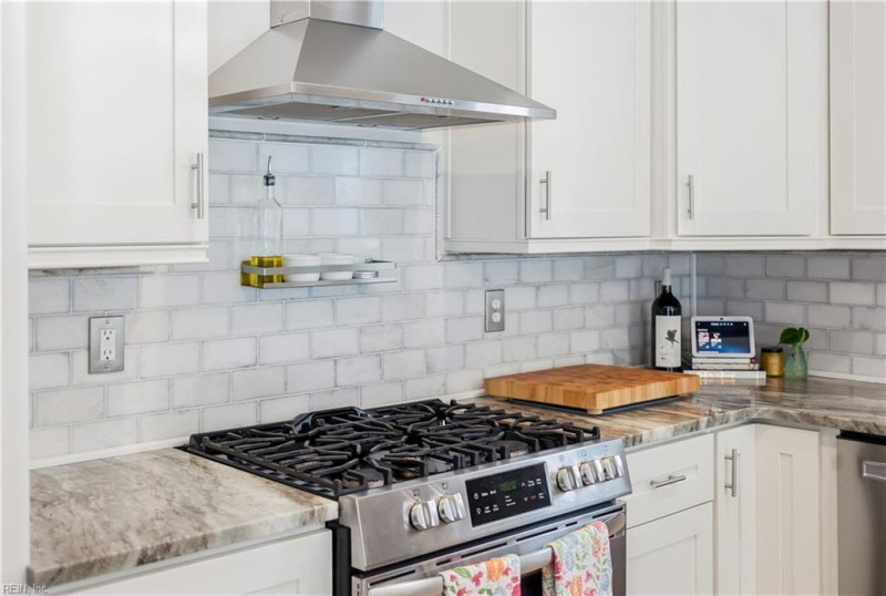 Photo 13 of 46 residential for sale in Virginia Beach virginia