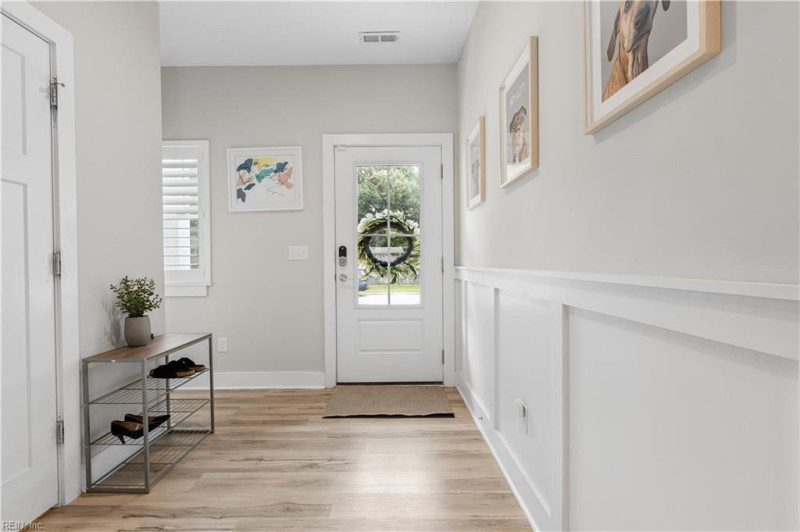Photo 3 of 46 residential for sale in Virginia Beach virginia