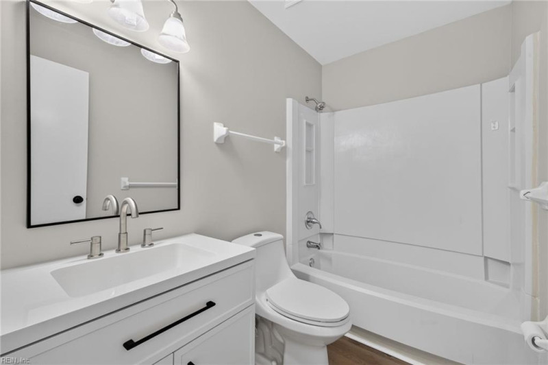 Photo 13 of 17 residential for sale in Virginia Beach virginia